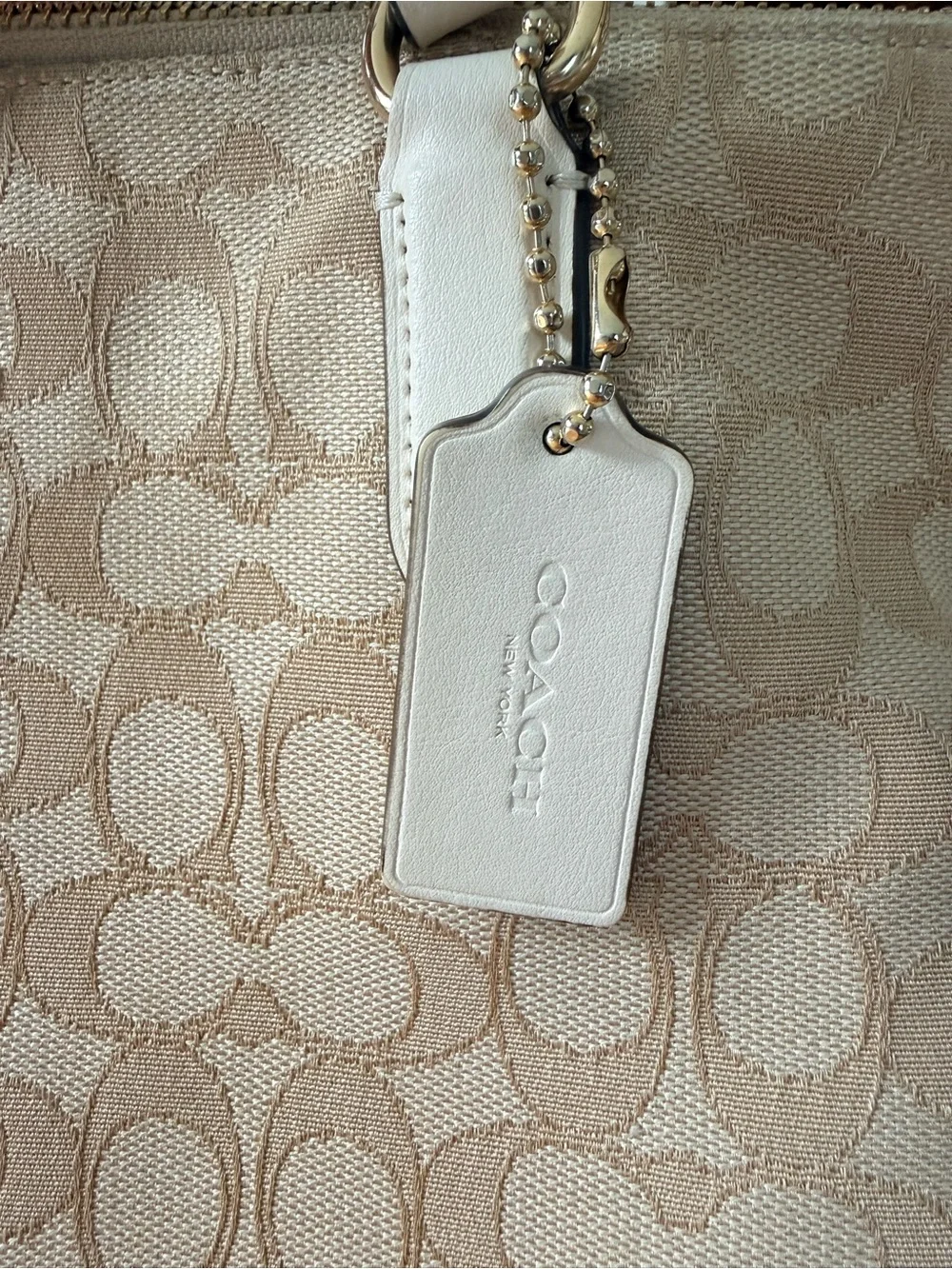 Coach light cream